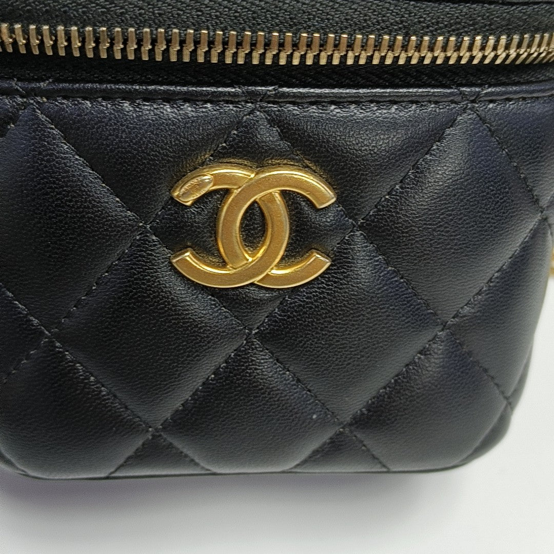 VANITY CASE Mini Quilted Lambskin Black