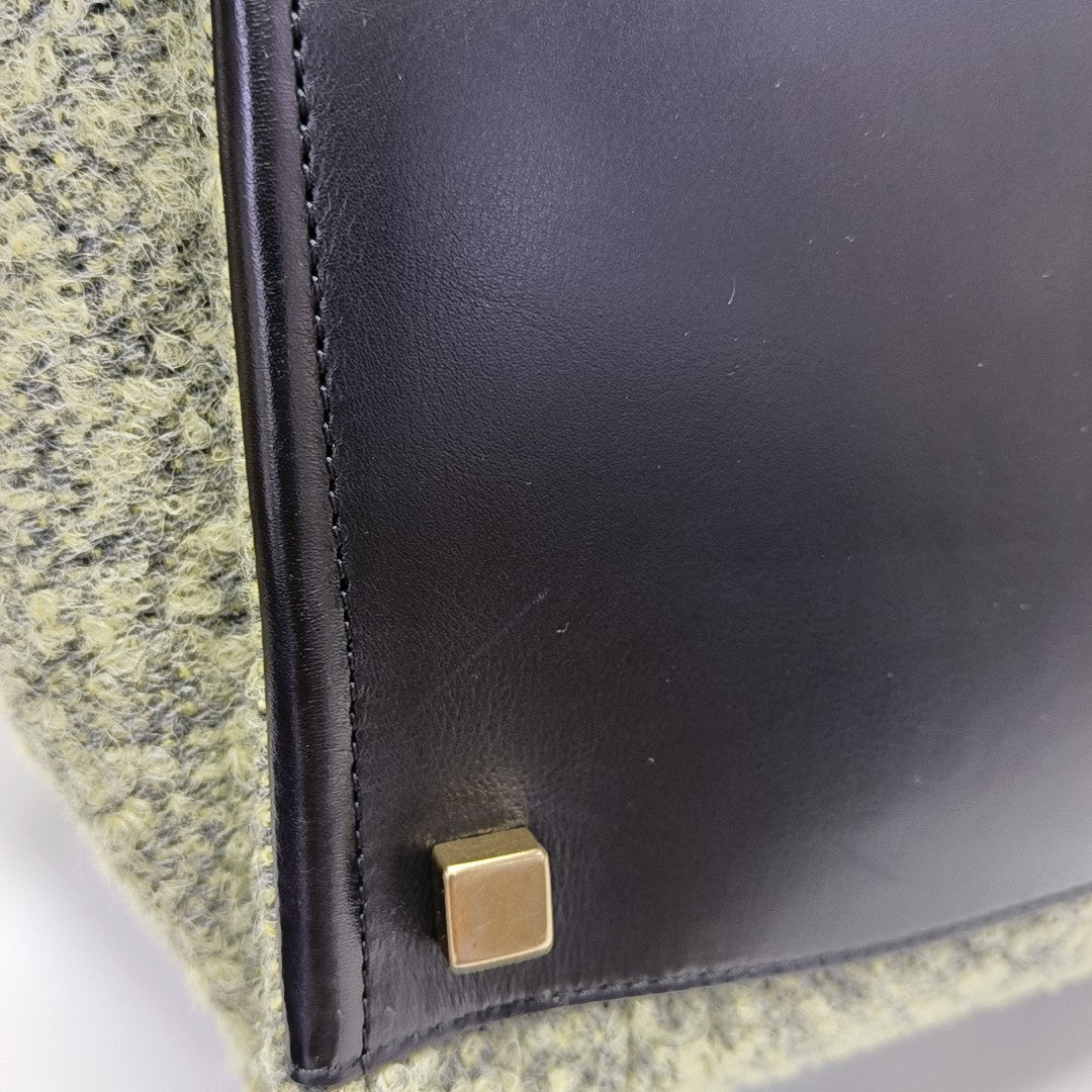 Authenticated pre-owned  LUGGAGE Felt Green - Top Handle Bag at Looply