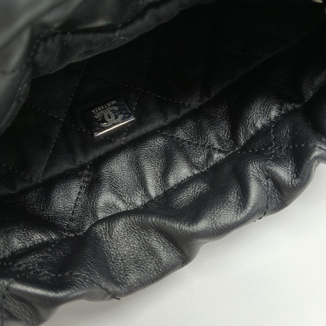CHANEL 22 Mini Quilted Calfskin Black