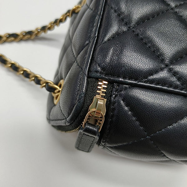 VANITY CASE Mini Quilted Lambskin Black