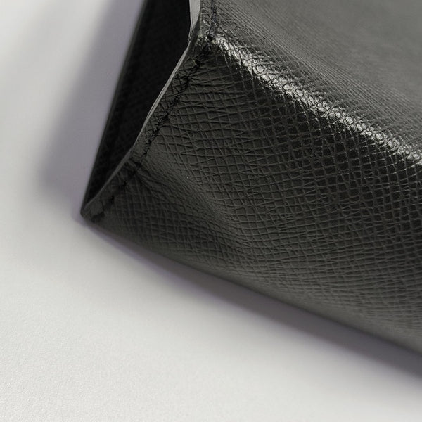 Pochette Voyag MM Calfskin Black