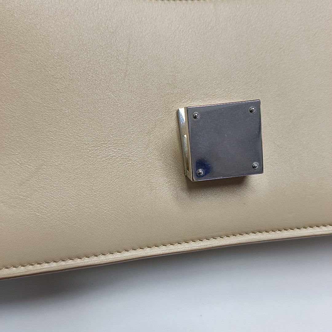 CASE Calfskin Beige