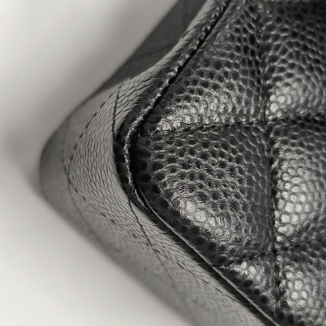 CLASSIC FLAP Small Quilted Grained Calfskin Black