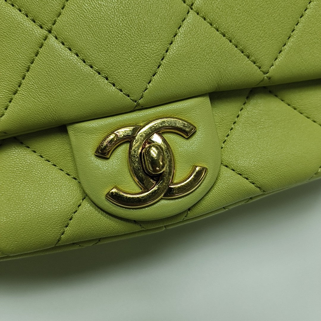 CLASSIC FLAP Mini Quilted Calfskin Green