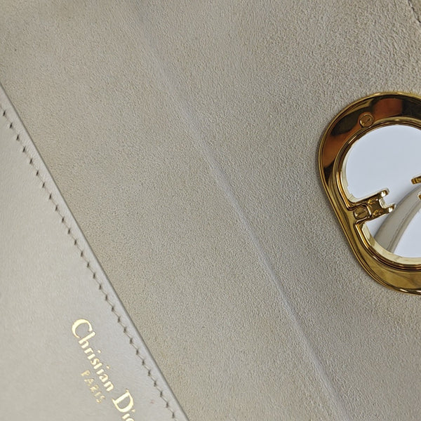 Bobby Medium Calfskin White