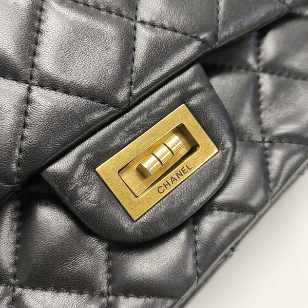 2.55 Maxi Quilted Lambskin Black