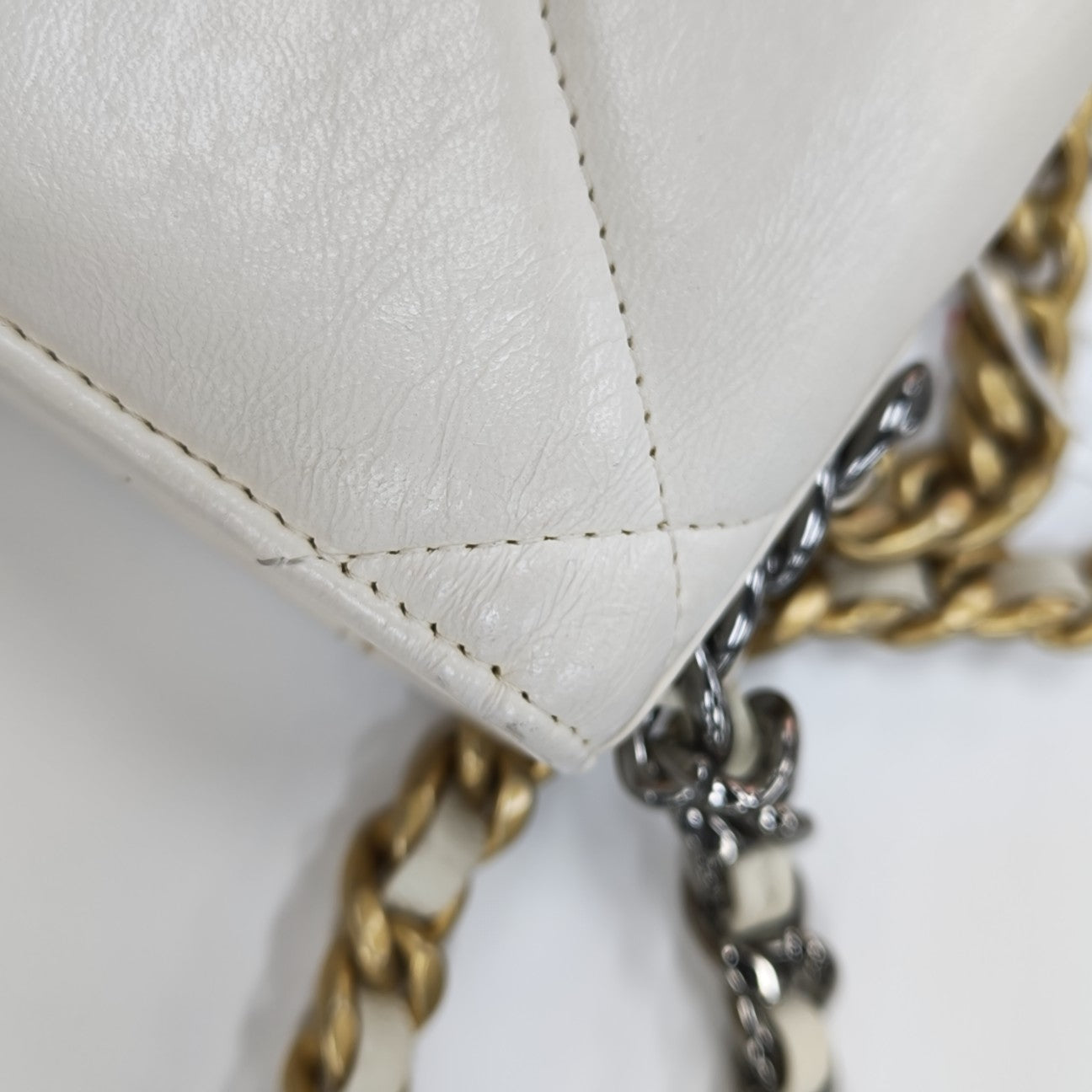 CHANEL 19 Quilted Lambskin White