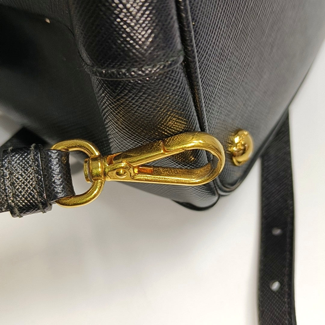 Authenticated pre-owned  Galleria Calfskin Black - Shoulder Bag at Looply
