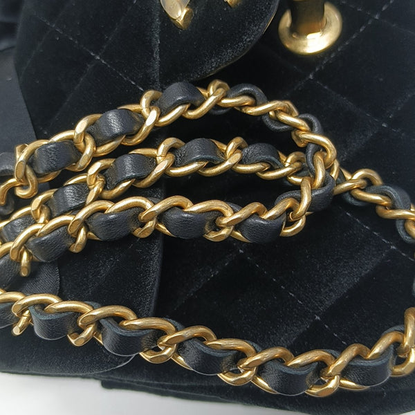CLASSIC FLAP Mini Quilted Velvet Black