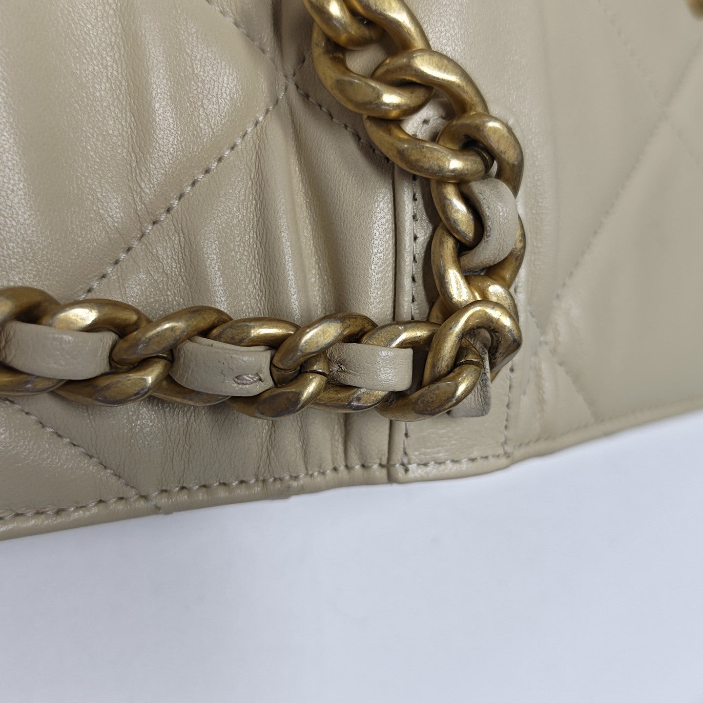 CHANEL 19 WOC Quilted Lambskin Beige