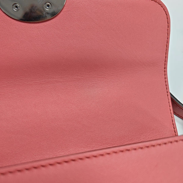 Authenticated pre-owned  GG Marmont Mini Calfskin Red - Shoulder Bag at Looply