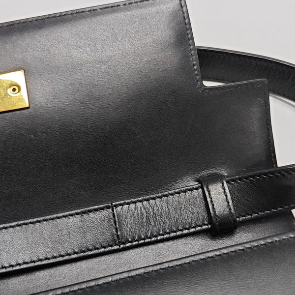 MANHATTAN Medium Calfskin Black