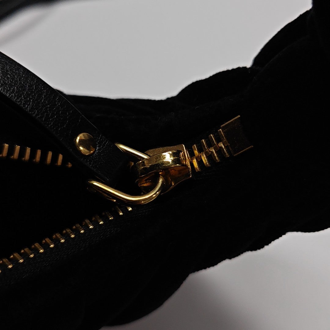Wander Matelassé Small Quilted Velvet Black