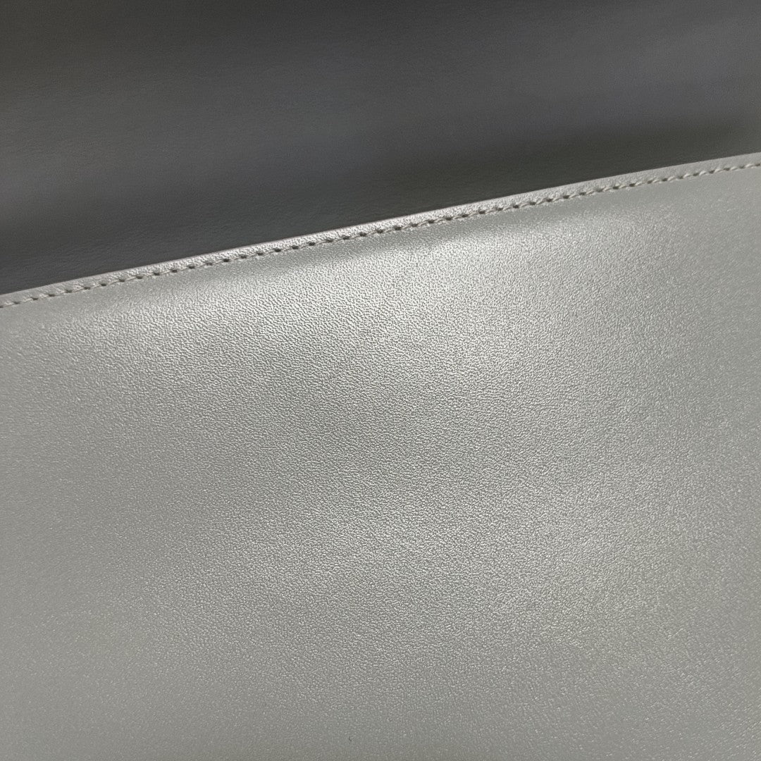 30 Montaigne Calfskin Gray