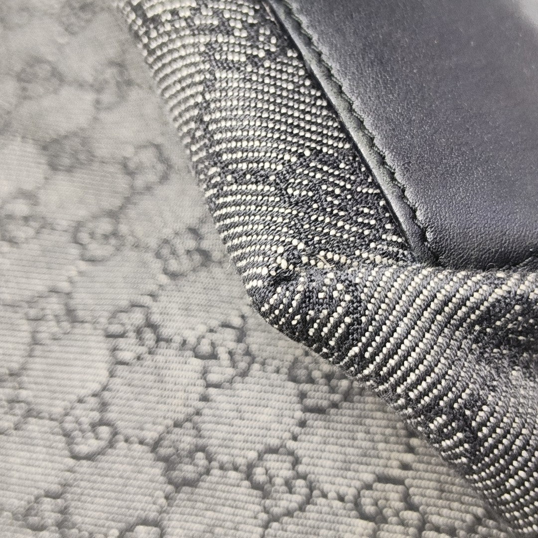 Monogram Canvas Black