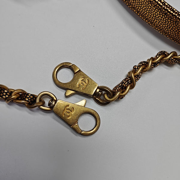 COCO HANDLE Pequeño Piel de becerro graneada acolchada Oro