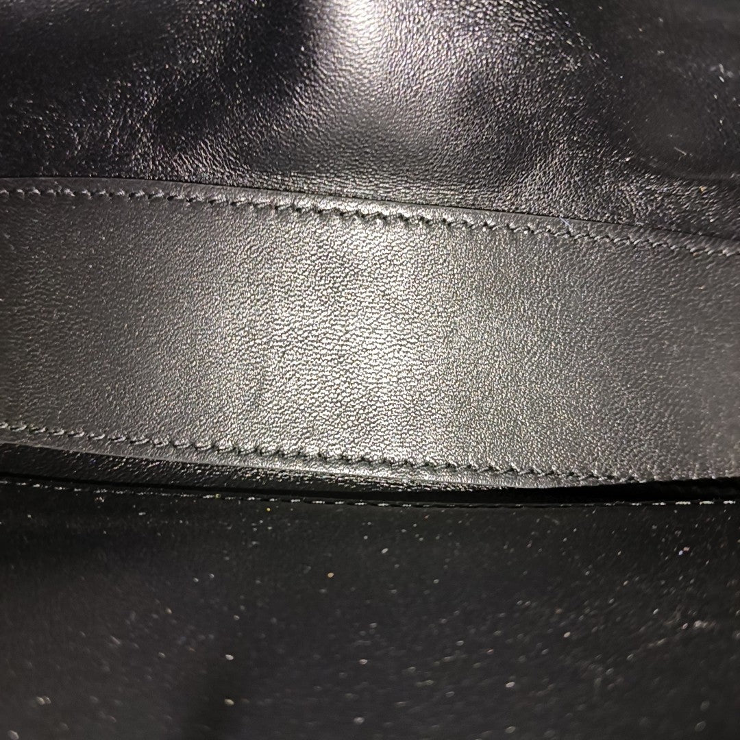 Hourglass Small Fabric Black