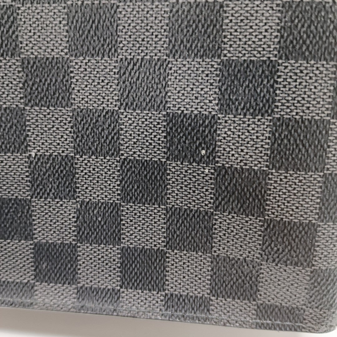 Pochette Voyag MM Damier Graphite Coated Canvas Gray