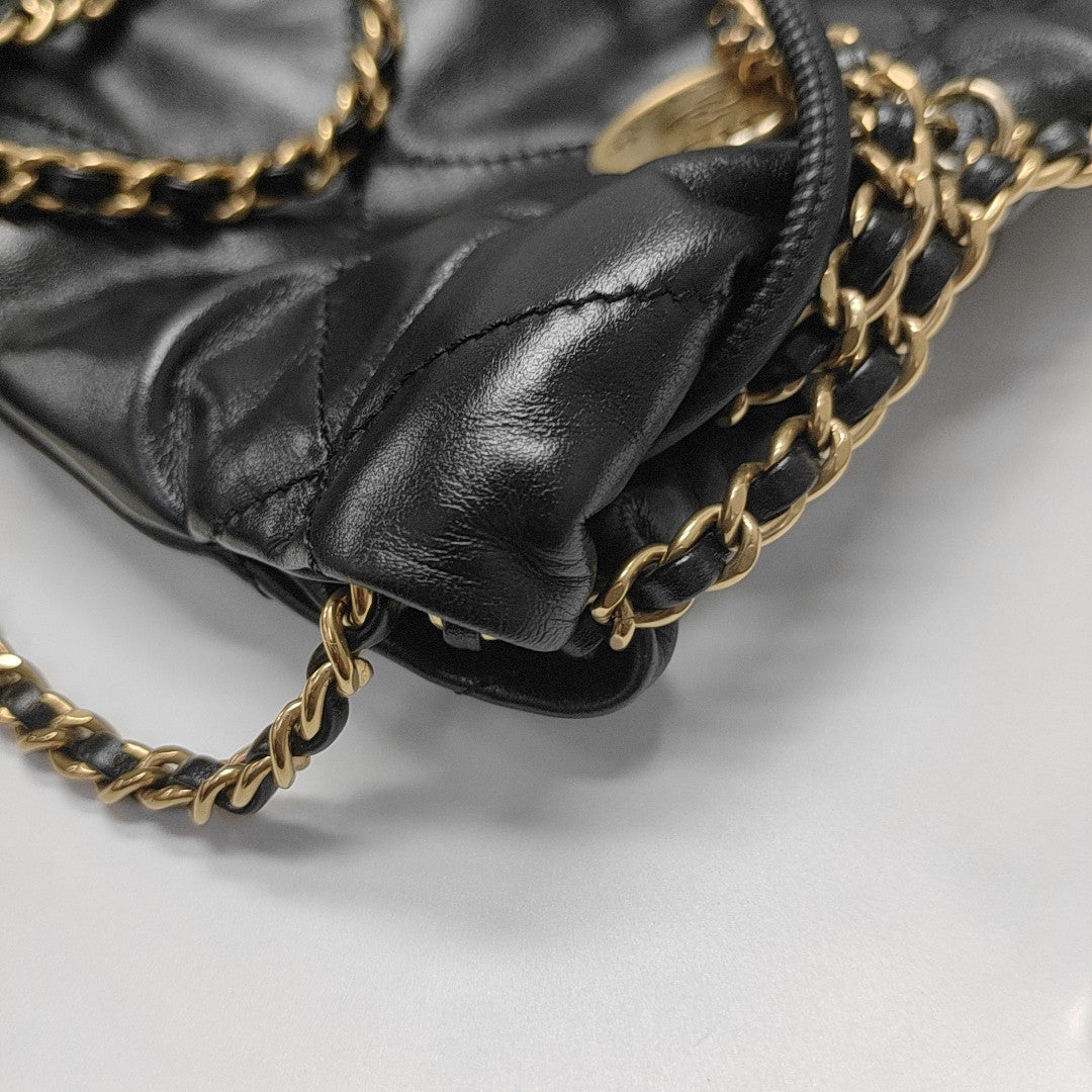 CHANEL 22 Mini Quilted Calfskin Black