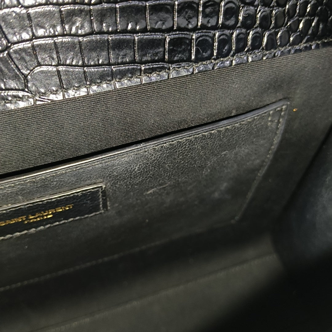 MANHATTAN Medium Calfskin Black
