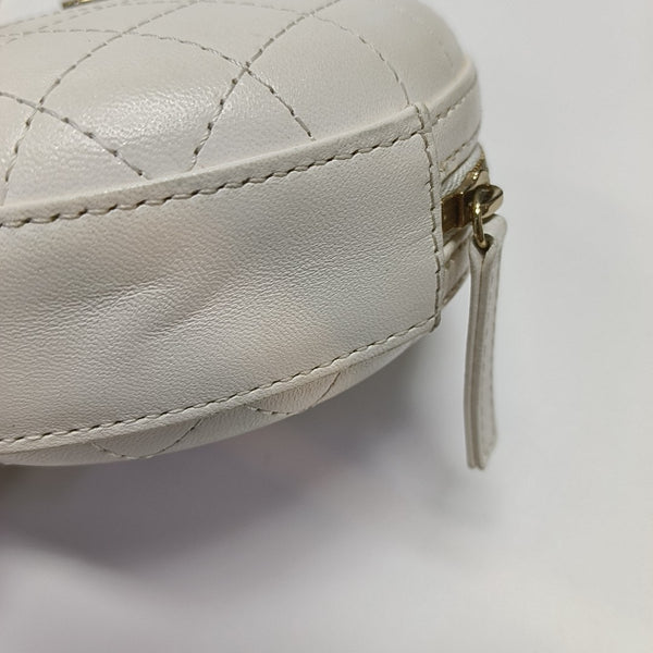 ROUND Quilted Lambskin White