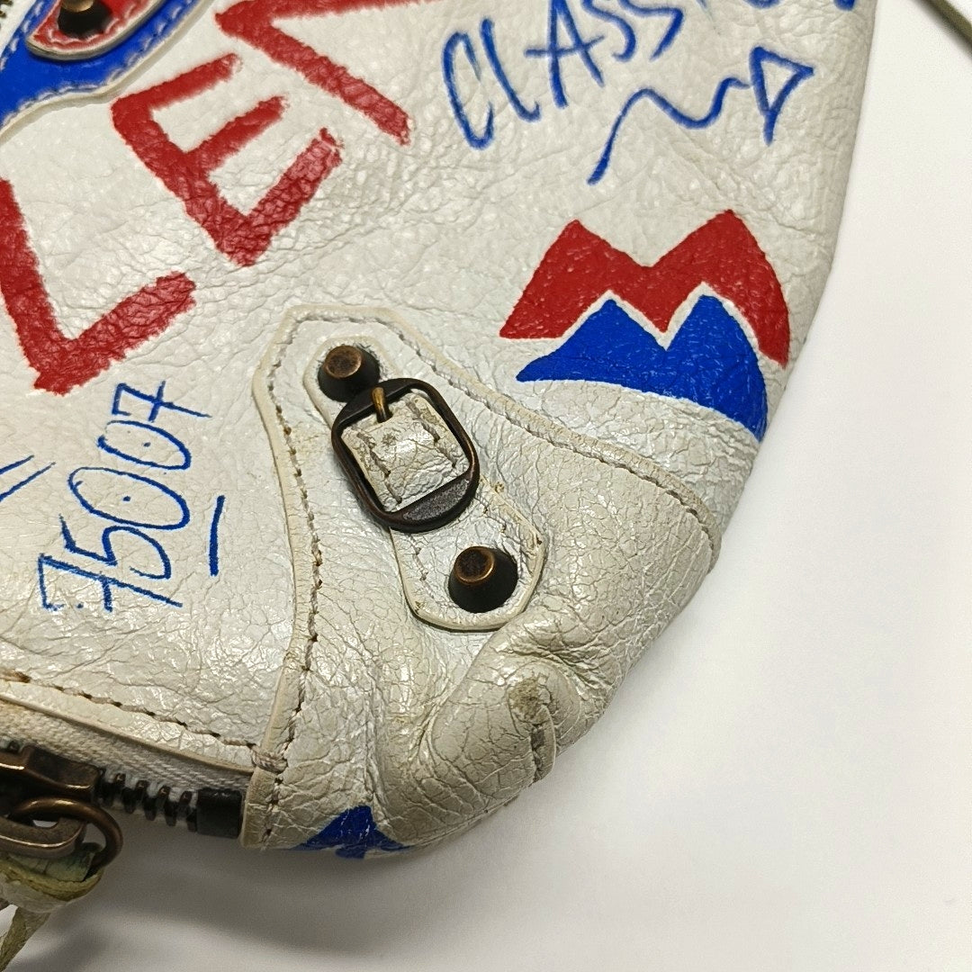 Authenticated pre-owned  Classic City Lambskin White - Shoulder Bag at Looply
