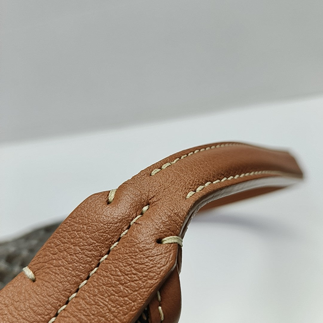 Hobo Coated Canvas Brown