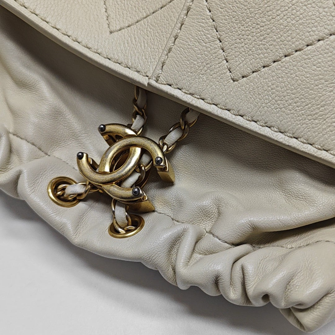 DRAWSTRING Quilted Grained Lambskin Beige