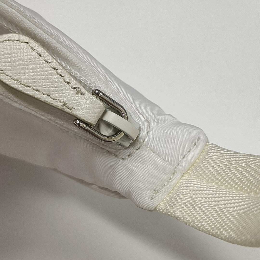 Re-Edition2000 Mini Nylon White