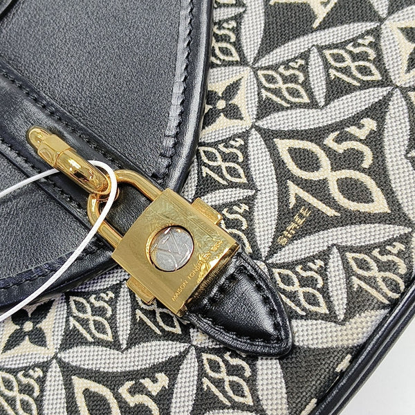 SAUMUR MM Calfskin Black