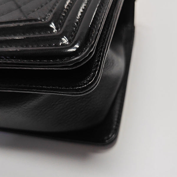 BOY CHANEL Medium Quilted Lambskin Black