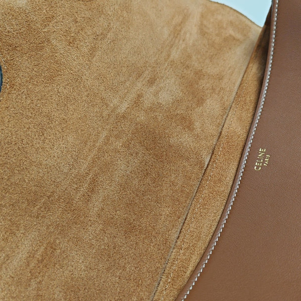 16 Medium Calfskin Brown