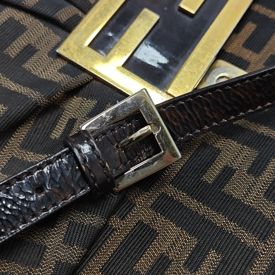 Mia Canvas Brown