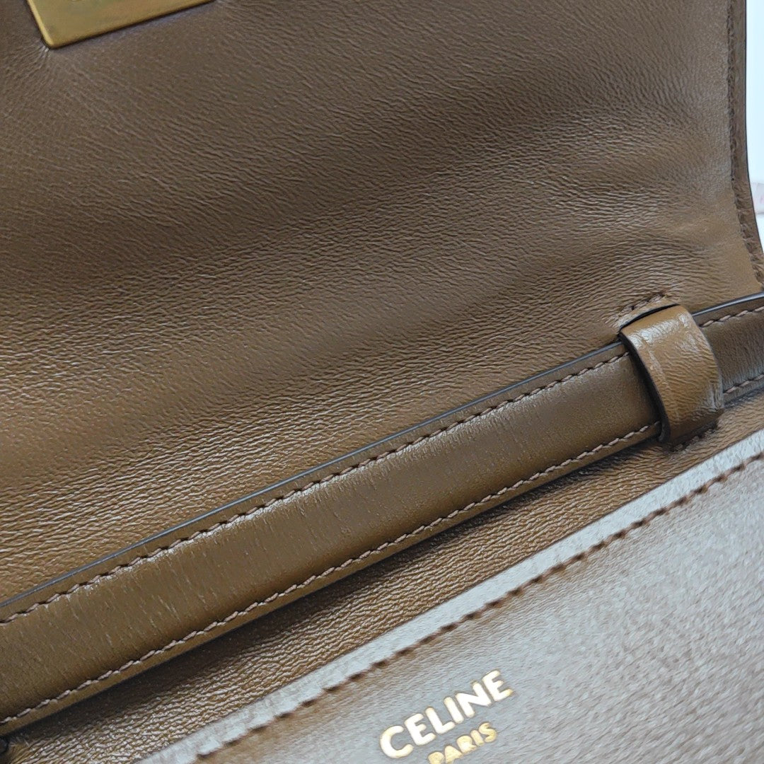 CLASSIC BOX Small Calfskin Brown