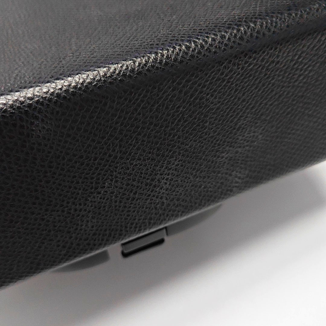 Authenticated pre-owned  30 Montaigne Calfskin Black - Shoulder Bag at Looply
