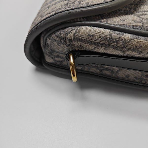 Bobby Medium Oblique Canvas Gray