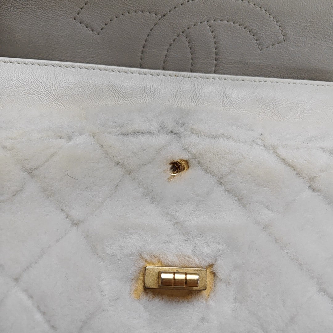 2.55 225 (small) Quilted Sheepskin White