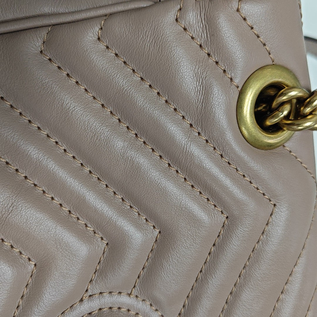 GG Marmont Medium Quilted Calfskin Beige