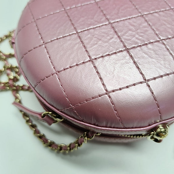 ROUND Quilted Lambskin Pink