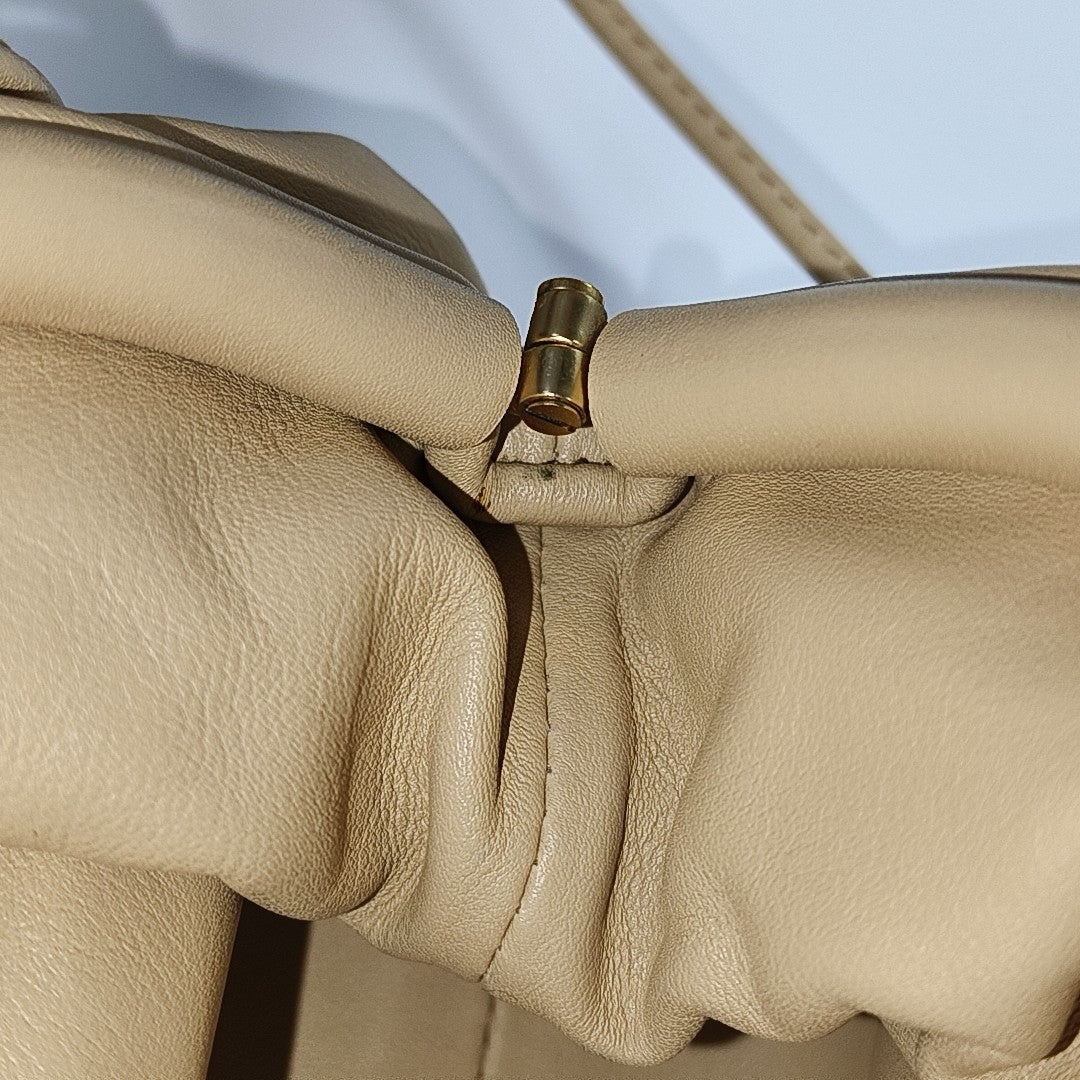 The Pouch Mini Lambskin Beige