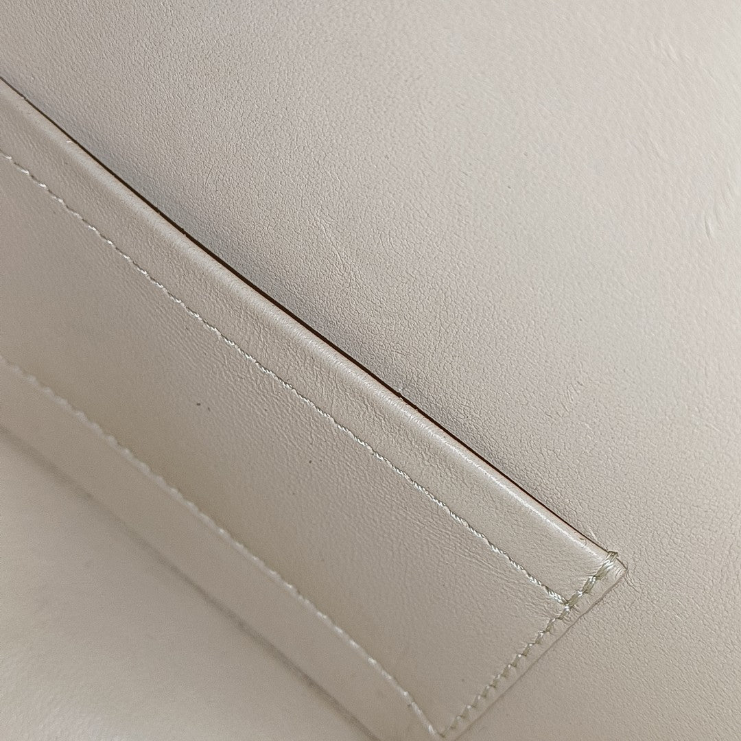 BOITE CHAPEAU PM Monogram Coated Canvas Brown