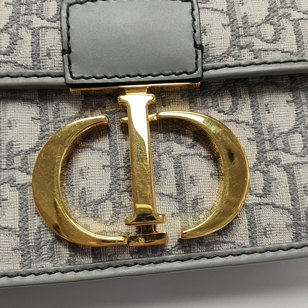 30 Montaigne Oblique Canvas Gray