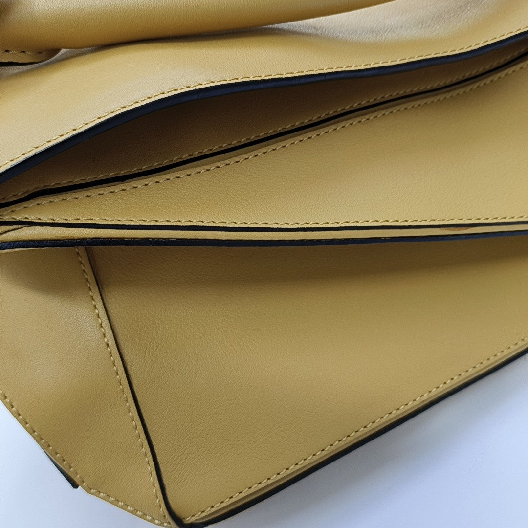 Puzzle Medium Calfskin Yellow