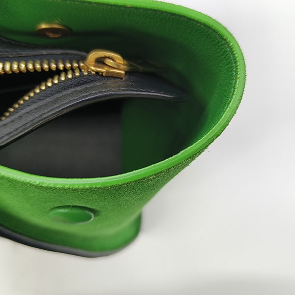 TRAPEZE Small Calfskin Black
