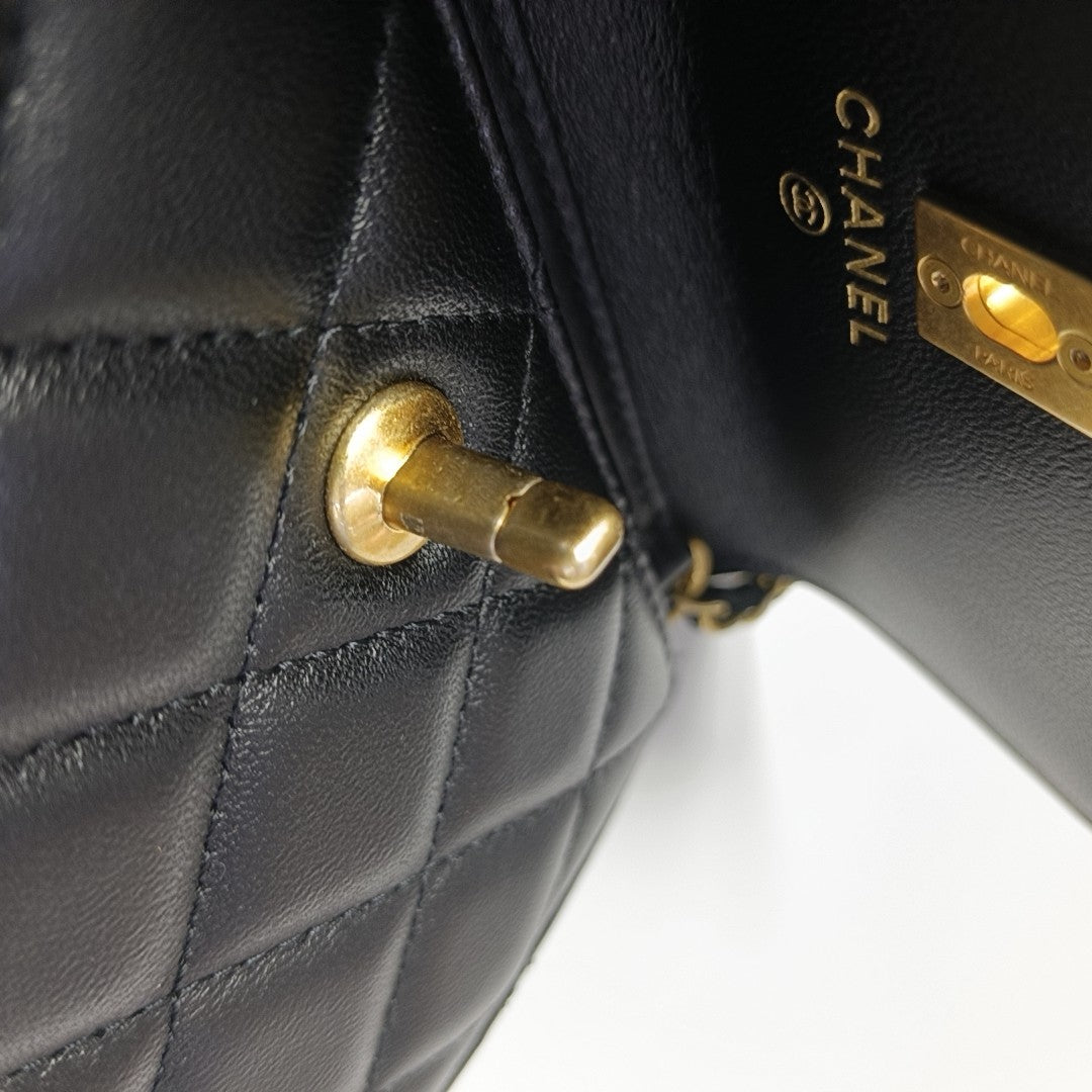 Quilted Lambskin Shoulder Bag Black