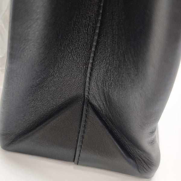 DUTY FREE North-South Calfskin Black