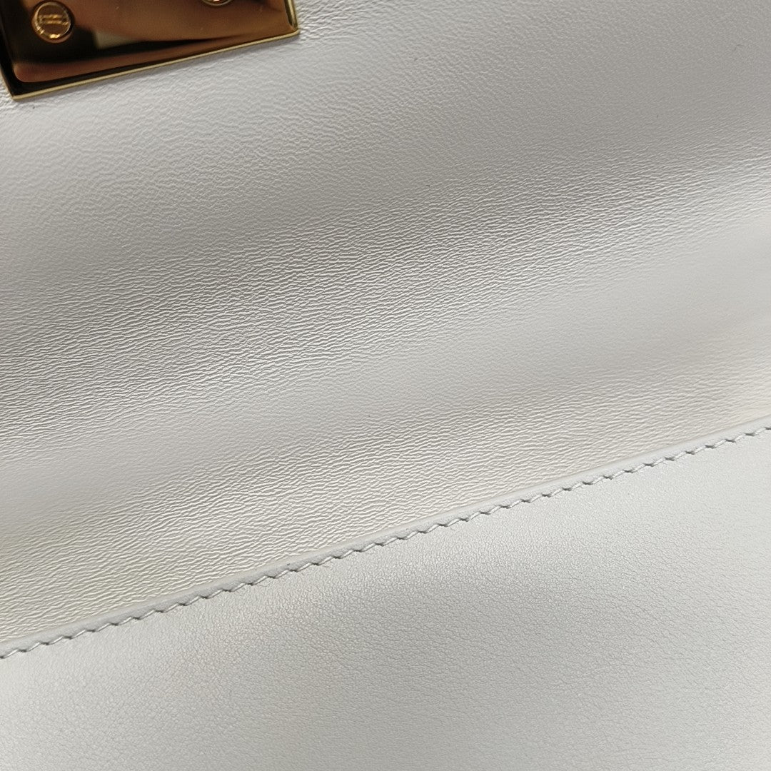 30 Montaigne East-West Calfskin White