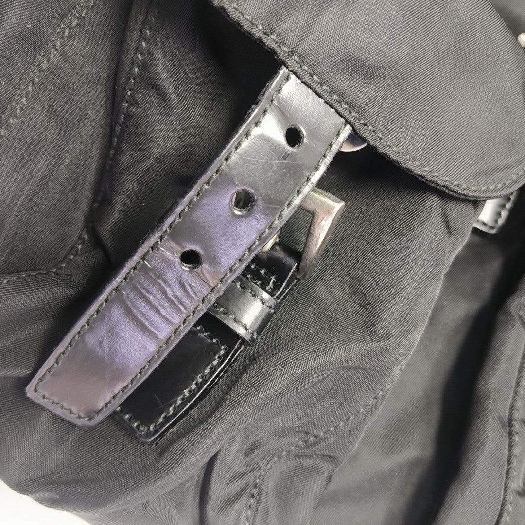 Vela Small Nylon Black