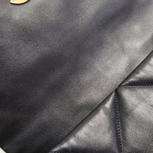 CHANEL 19 Medium Quilted Lambskin Black