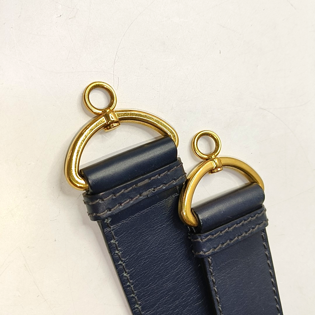 Authenticated pre-owned  30 Montaigne Oblique Canvas Blue - Crossbody Bag at Looply
